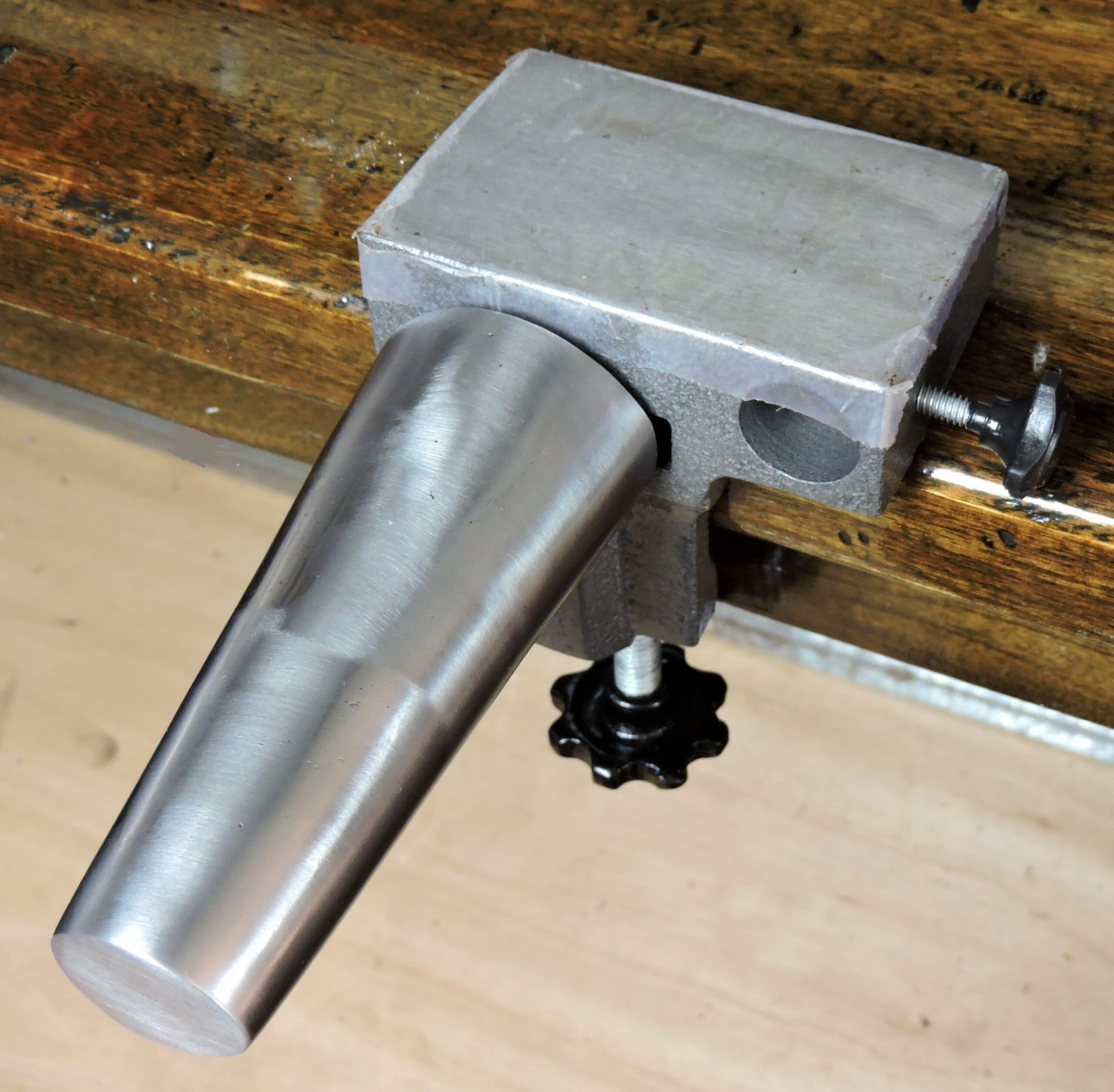 anvil with tine anvil with bracelet tine